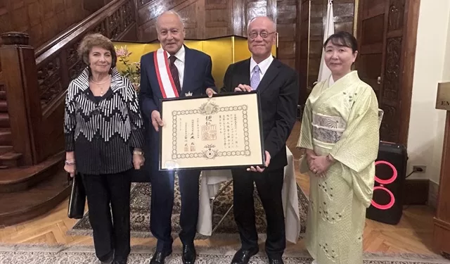 تقديرًا لدوره.. إمبراطور اليابان يمنح أحمد أبو الغيط وسام «الشمس المشرقة » الوشاح الأكبر