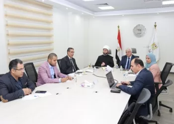 بناء مجتمع معرفي: عاشور والأزهري يبحثان دمج المحتوى الديني والتراث في بنك المعرفة المصري