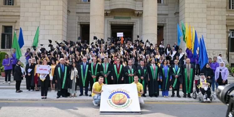 كلية الاقتصاد والعلوم السياسية تحتفل بتخريج دفعة 2025