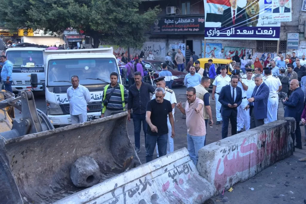 بعد رصده مخالفات وإشغالات بالطريق: إعادة الانضباط لمنطقة الفلكي بالمنتزه بتوجيهات من محافظ الإسكندرية 8 - جريدة الجمهورية WhatsApp Image 2025 11 15 at 4.55.33 PM - جريدة الجمهورية