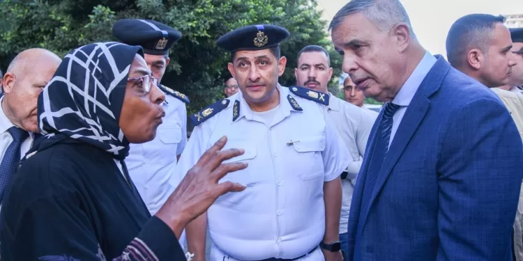 بعد رصده مخالفات وإشغالات بالطريق: إعادة الانضباط لمنطقة الفلكي بالمنتزه بتوجيهات من محافظ الإسكندرية 1 - جريدة الجمهورية بعد رصده مخالفات وإشغالات بالطريق: إعادة الانضباط لمنطقة الفلكي بالمنتزه بتوجيهات من محافظ الإسكندرية