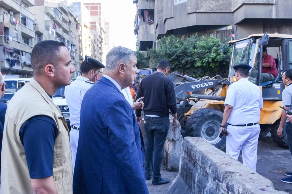 بعد رصده مخالفات وإشغالات بالطريق: إعادة الانضباط لمنطقة الفلكي بالمنتزه بتوجيهات من محافظ الإسكندرية 2 - جريدة الجمهورية WhatsApp Image 2025 11 15 at 4.55.35 PM 3 - جريدة الجمهورية