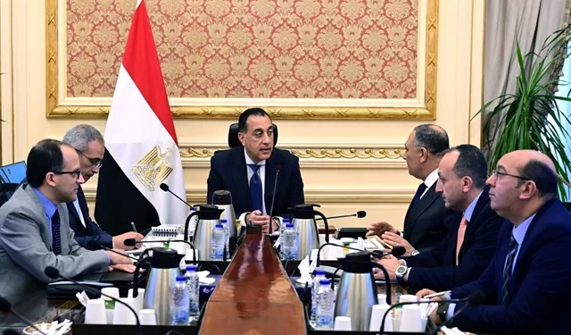 رئيس الوزراء يطلع على خطة استخدام الأراضي المستردة وتخصيص مواقع محطات التحلية 1 - جريدة الجمهورية رئيس الوزراء يطلع على خطة استخدام الأراضي المستردة وتخصيص مواقع محطات التحلية