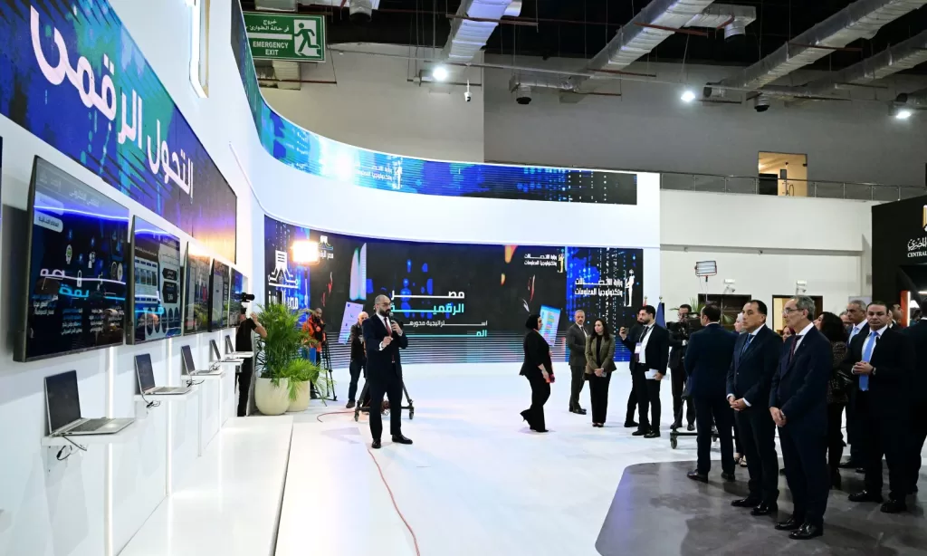رئيس الوزراء يستمع لعرض تقديمي حول مشروعات وزارة الاتصالات في مجال التحول الرقمي 5 - جريدة الجمهورية WhatsApp Image 2025 11 16 at 8.10.07 PM1 - جريدة الجمهورية