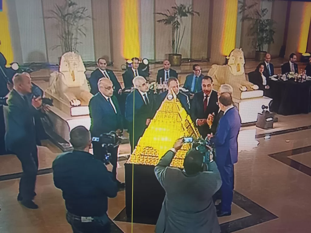 رئيس الوزراء يشارك في فعاليات تسليم النيابة العامة مضبوطات ذهبية للبنك المركزي المصري 2 - جريدة الجمهورية WhatsApp Image 2025 11 18 at 6.43.53 PM 1 - جريدة الجمهورية