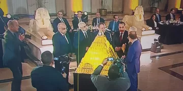 فيديو.. النيابة العامة تُسَلِّم البنك المركزي 265 كيلوجرامًا من الذهب.. أحراز في المخازن منذ عام 1981