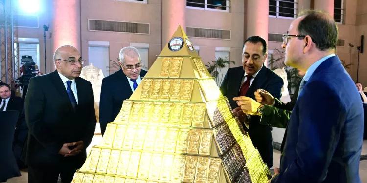 رئيس الوزراء يشارك في فعاليات تسليم النيابة العامة مضبوطات ذهبية للبنك المركزي المصري 1 - جريدة الجمهورية رئيس الوزراء يشارك في فعاليات تسليم النيابة العامة مضبوطات ذهبية للبنك المركزي المصري