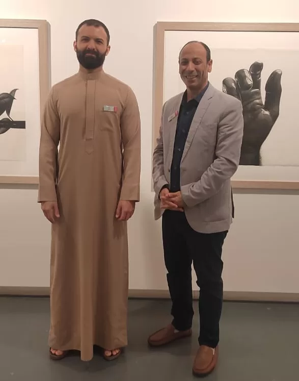 ضمن فعاليات مهرجان الفنون الإسلامية «سراج» بالشارقة: معرض «زيت» للفلسطيني سيف محيسن رحلة بحث عن معاني النور 2 - جريدة الجمهورية WhatsApp Image 2025 11 19 at 12.49.26 PM 1 - جريدة الجمهورية