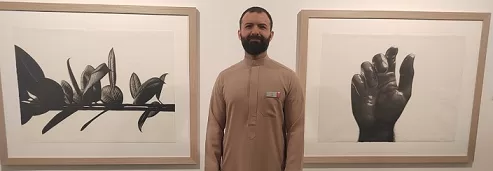 ضمن فعاليات مهرجان الفنون الإسلامية «سراج» بالشارقة: معرض «زيت» للفلسطيني سيف محيسن رحلة بحث عن معاني النور 1 - جريدة الجمهورية مصرع 6 عناصر خطرة في معركة مع الشرطة بالبحيرة.. سقطوا بشحنة مخدرات بـ105 ملايين جنيه وترسانة سلاح