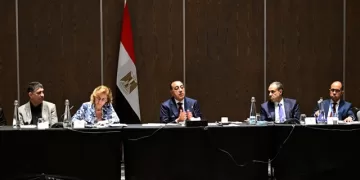 مدبولي يلتقي 40 من كبريات الشركات في جنوب أفريقيا لتعزيز الشراكة الاقتصادية بين البلدين