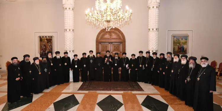 البابا تواضروس يجتمع بأعضاء اللجنة الدائمة للمجمع المقدس