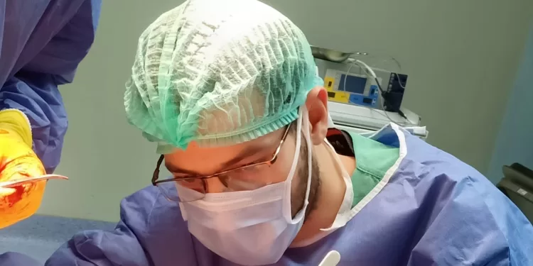 إجراء 38 عملية بمستشفى الزقازيق العام في يوم واحد