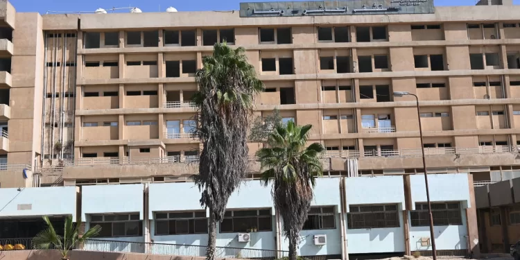 نقل أصول مستشفى التأمين الصحي بالعاشر.. لرفع الكفاءة والتطوير