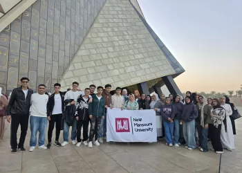 جامعة المنصورة الجديدة تنظم أول زيارة علمية وثقافية لطلاب كلية التمريض إلى المتحف المصري الكبير