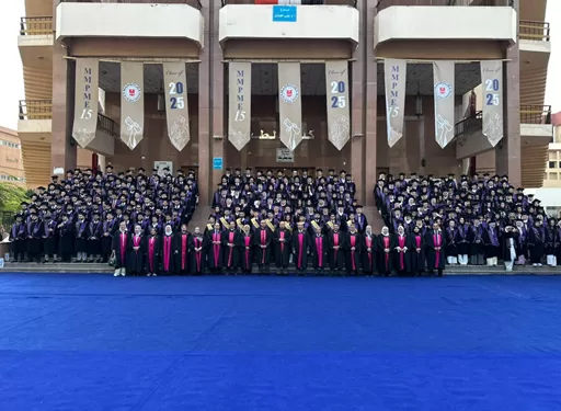 جامعة المنصورة تحتفل بتخريج 300 طبيب من 8 جنسيات