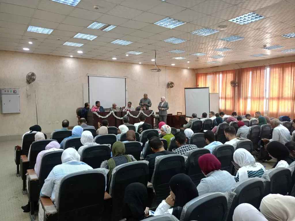 ملتقى توظيف مفتوح لطلاب وخريجي كلية التكنولوجيا والتعليم بحلوان 6 - جريدة الجمهورية WhatsApp Image 2025 11 26 at 11.08.33 AM 1 - جريدة الجمهورية