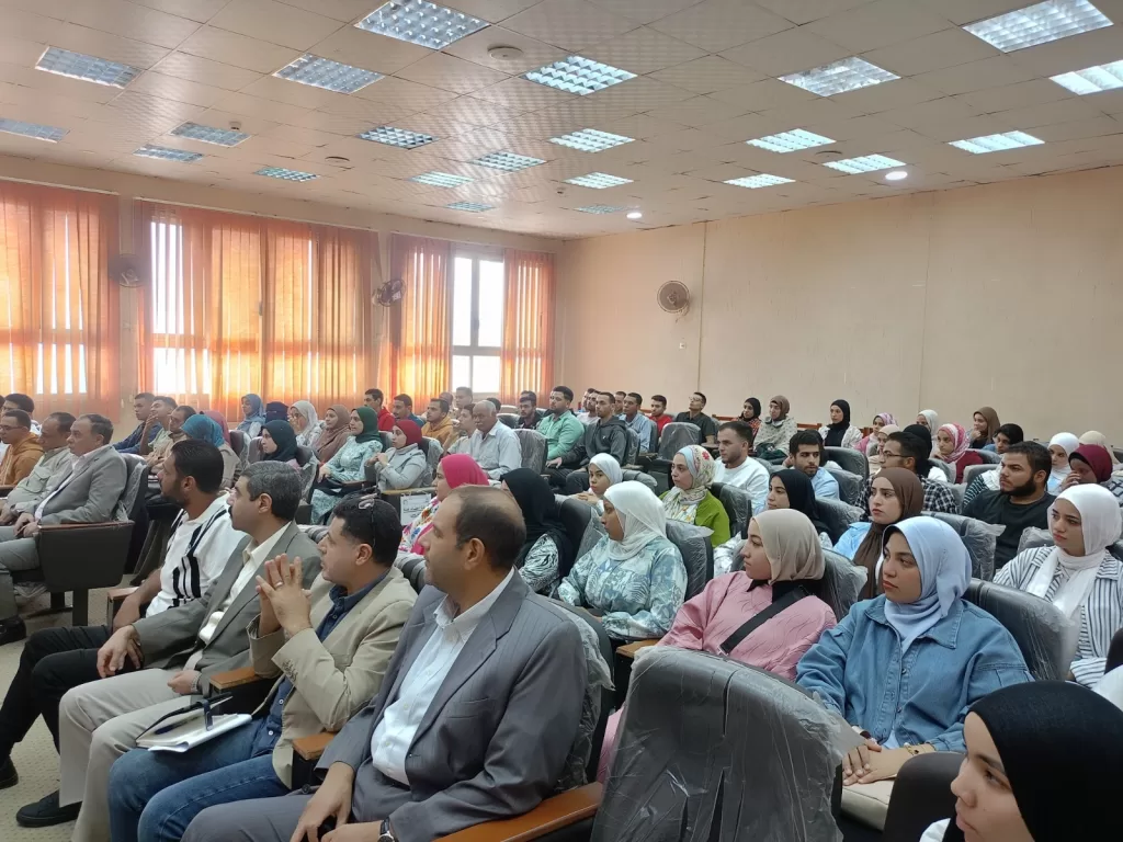 ملتقى توظيف مفتوح لطلاب وخريجي كلية التكنولوجيا والتعليم بحلوان 4 - جريدة الجمهورية WhatsApp Image 2025 11 26 at 11.08.34 AM 1 1 - جريدة الجمهورية