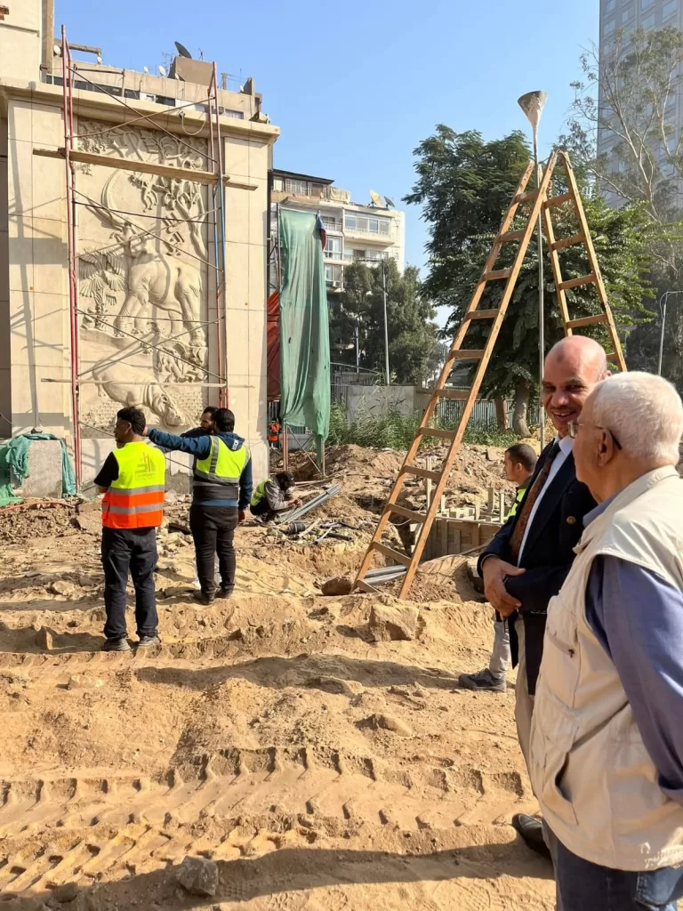 لجنة استشارية من كلية الفنون التطبيقية بجامعة حلوان لإبداء الرأي في ترميم جداريات سور حديقة الحيوان 4 - جريدة الجمهورية WhatsApp Image 2025 11 26 at 11.10.36 AM 2 - جريدة الجمهورية