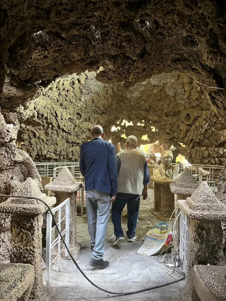 لجنة استشارية من كلية الفنون التطبيقية بجامعة حلوان لإبداء الرأي في ترميم جداريات سور حديقة الحيوان 3 - جريدة الجمهورية WhatsApp Image 2025 11 26 at 11.10.37 AM 1 - جريدة الجمهورية