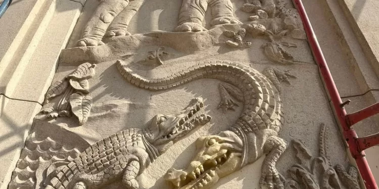 لجنة استشارية من كلية الفنون التطبيقية بجامعة حلوان لإبداء الرأي في ترميم جداريات سور حديقة الحيوان 1 - جريدة الجمهورية لجنة استشارية من كلية الفنون التطبيقية بجامعة حلوان لإبداء الرأي في ترميم جداريات سور حديقة الحيوان