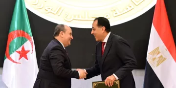 رئيس الوزراء والوزير الأول للجزائر يشهدان توقيع عدة وثائق لدعم وتعزيز التعاون الثنائي بين البلدين