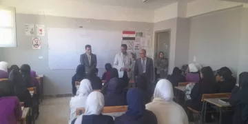 «عبد المقصود السعيد» يتفقد سير العملية التعليمية بمدرسة «ابني بيتك»