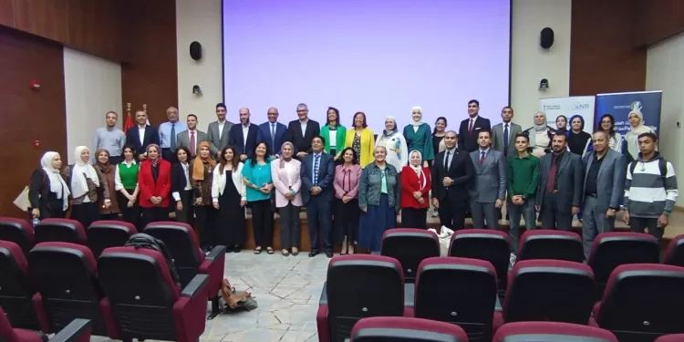 ورشة عمل حول استخدام أدوات الذكاء الاصطناعي في البحث العلمي والتكنولوجيا بـ «المجلس القومي للمرأة» والاتصالات