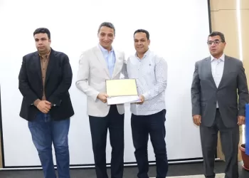 محافظ السويس يكرّم قيادات ومفتشي التموين لجهودهم في الرقابة على الأسواق 2 - جريدة الجمهورية محافظ السويس يكرّم قيادات ومفتشي التموين لجهودهم في الرقابة على الأسواق