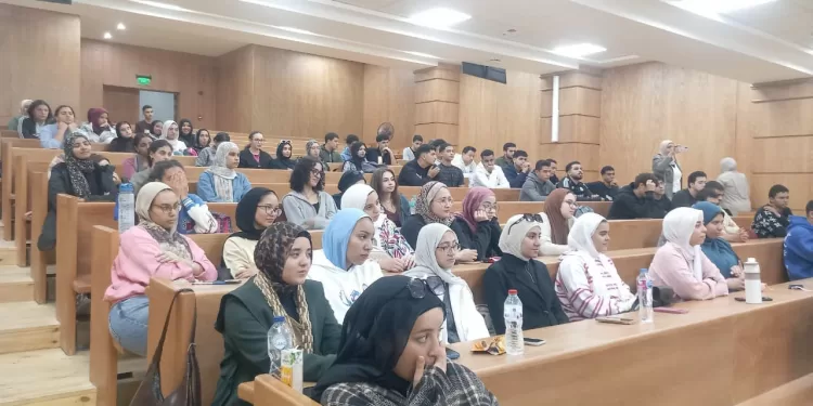 قطاع الآداب والفنون بجامعة القاهرة الأهلية ينظم ندوة «الأشكال الحديثة للإدمان والغزو الفكري»