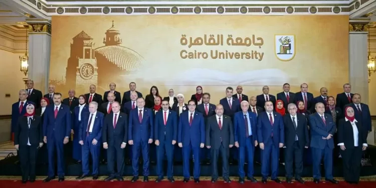 مجلس جامعة القاهرة يعتمد قرارات لدعم تطوير الخدمات الطبية بكلية طب قصر العيني ومستشفياتها