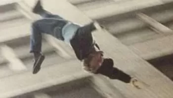 مصرع رجل وطالبة إثر سقوطهما من الطابقين الـ 11 والـ 7 بعقارين في الإسكندرية