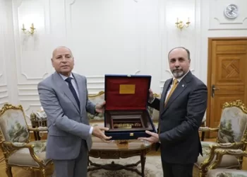 محافظ القاهرة وأمين بغداد يبحثان تعزيز التعاون المشترك بين العاصمتين 2 - جريدة الجمهورية محافظ القاهرة وأمين بغداد يبحثان تعزيز التعاون المشترك بين العاصمتين