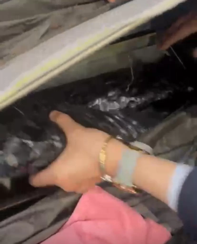 جمارك مطار القاهرة تتصدى لهجمات مهربي المخدرات بضبط عشرين كيلو مجدداً 4 - جريدة الجمهورية مطار القاهرة 3 - جريدة الجمهورية