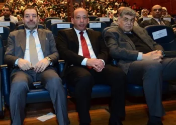 لجنة قطاع الدراسات الطبية تناقش سير برنامج الطب والتدريب الإجباري في قصر العيني