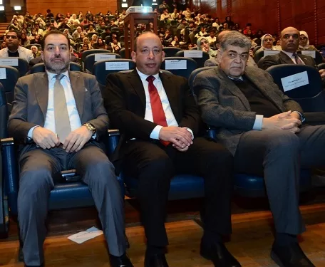 لجنة قطاع الدراسات الطبية تناقش سير برنامج الطب والتدريب الإجباري في قصر العيني