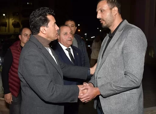 صبحي وحبشي  يقدمان واجب العزاء في وفاة السباح يوسف محمد 