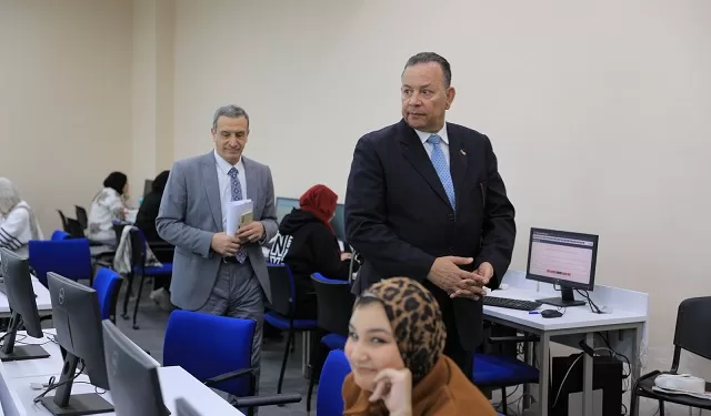 رئيس جامعة المنصورة الجديدة يتابع إنطلاق إختبارات الفصل الدراسي الأول