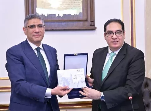 جامعة القاهرة تطلق 4 برامج ماجستير مع جامعة بكين.. وتدشين «هوية بصرية» لمحافظة الجيزة 1 - جريدة الجمهورية جامعة القاهرة تطلق 4 برامج ماجستير مع جامعة بكين.. وتدشين «هوية بصرية» لمحافظة الجيزة