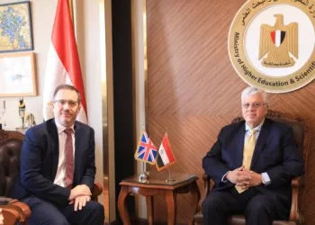 «وزير التعليم العالي» يناقش مع «سفير بريطانيا» آفاق التوسع في التعليم الدولي والتركيز على المجالات التكنولوجية
