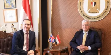 «وزير التعليم العالي» يناقش مع «سفير بريطانيا» آفاق التوسع في التعليم الدولي والتركيز على المجالات التكنولوجية