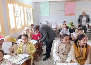 وكيل تعليم البحيرة يتفقد 3 مدارس ويوجه بالانتهاء من التقييمات وتحقيق الانضباط الإداري والتعليمي ونظافة المدارس 2 - جريدة الجمهورية وكيل تعليم البحيرة يتفقد 3 مدارس ويوجه بالانتهاء من التقييمات وتحقيق الانضباط الإداري والتعليمي ونظافة المدارس