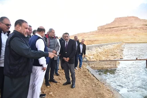 محافظ مطروح يتفقد تبطين جسر بهي الدين بسيوة 2 - جريدة الجمهورية 116 1 - جريدة الجمهورية