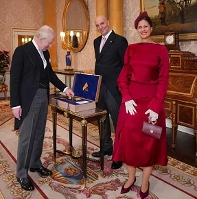 سفير مصر في لندن يقدم أوراق اعتماده إلى الملك تشارلز الثالث في قصر باكنجهام 1 - جريدة الجمهورية سفير مصر في لندن يقدم أوراق اعتماده إلى الملك تشارلز الثالث في قصر باكنجهام