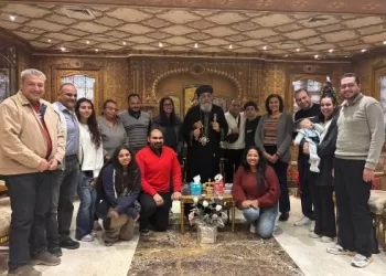 «البابا تواضروس» يستقبل خدام كنيسة مارمرقس والأنبا بيشوي بدبي