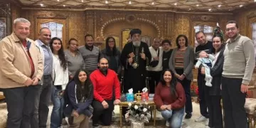 «البابا تواضروس» يستقبل خدام كنيسة مارمرقس والأنبا بيشوي بدبي