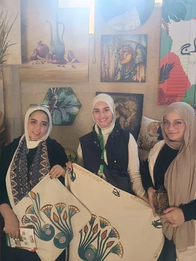 طالبات التربية الفنية يقدن مراسم إفتتاح المتحف المصري الكبير 5 - جريدة الجمهورية 21 2 - جريدة الجمهورية