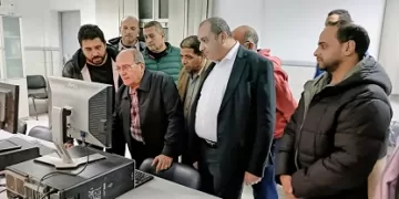 رئيس الشركة القابضة يتفقد مشروعات حياة كريمة بمركز الشهداء