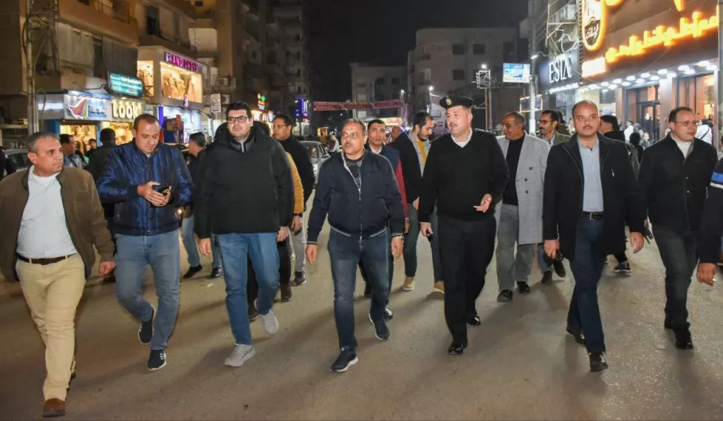 محافظ الشرقية يقود حملة مكبرة لرفع الإشغالات والتعديات بمدينة الزقازيق 2 - جريدة الجمهورية 22 8 - جريدة الجمهورية