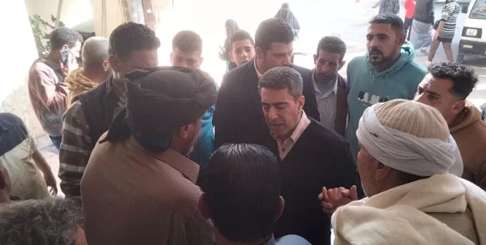 رئيس مدينة مرسى مطروح يلتقي تجار «السوق الحضاري» ويتابع خطة التطوير 4 - جريدة الجمهورية 3 26 - جريدة الجمهورية