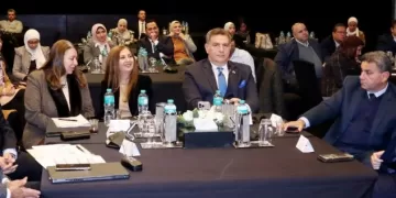 الهيئة العامة للاستثمار تبحث فرص التحول الأخضر لقطاعي «الأسمنت والألومنيوم» لمواجهة آلية الكربون الأوروبية